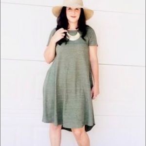 ⚡️HP⚡️LuLaRoe Carly Dress